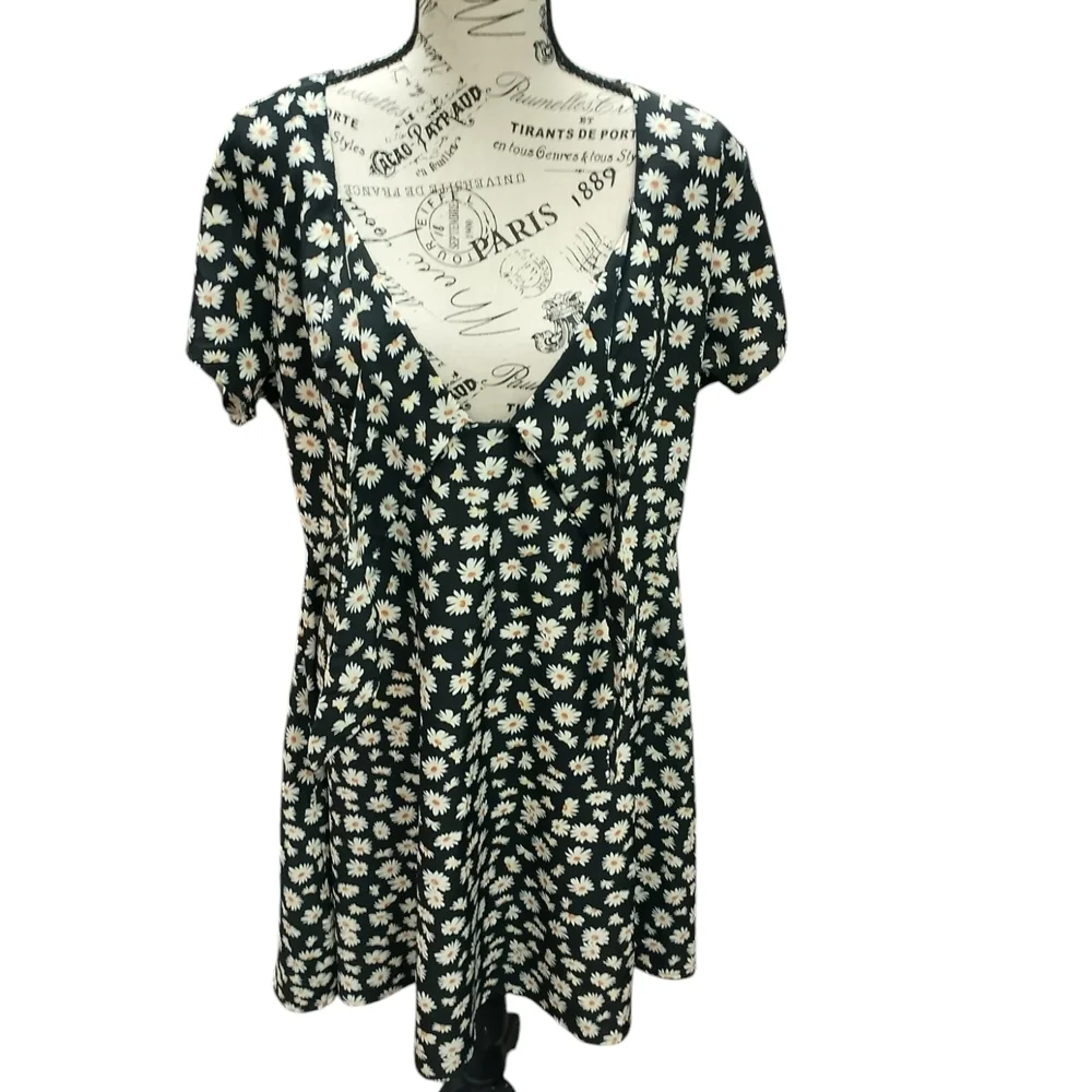 SHEIN Black and White Floral Mini Dress - Picture 1 of 4